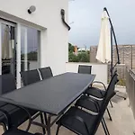 Prázdninový dům Milutin 1 - Four Bedroom With Private Pool