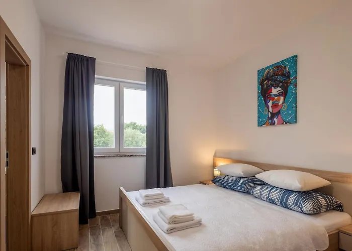 Milutin 1 - Four Bedroom With Private Pool * ヴーシ