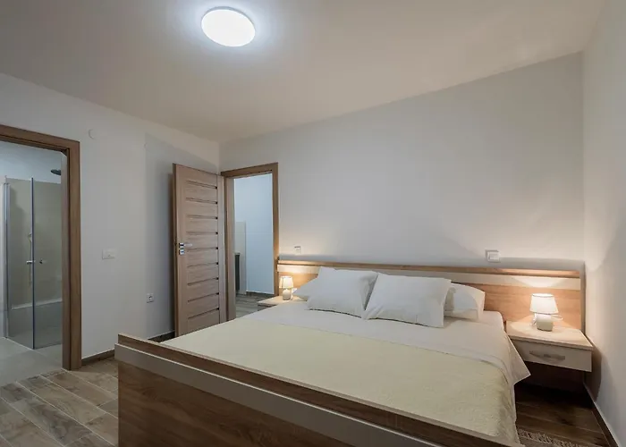 Milutin 1 - Four Bedroom With Private Pool