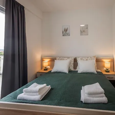Milutin 1 - Four Bedroom With Private Pool