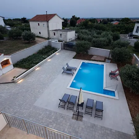 Milutin 1 - Four Bedroom With Private Pool Semesterbostad Vrsi