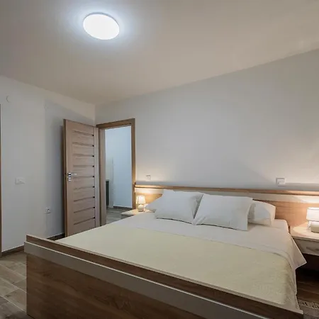 Milutin 1 - Four Bedroom With Private Pool