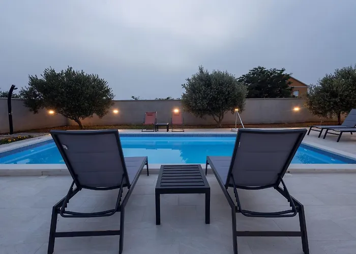 Milutin 1 - Four Bedroom With Private Pool *